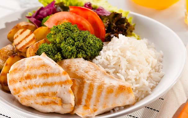 01 REFEIÇÃO NO BUFFET POR QUILO ALMOÇO - ATÉ 500 GRAMAS